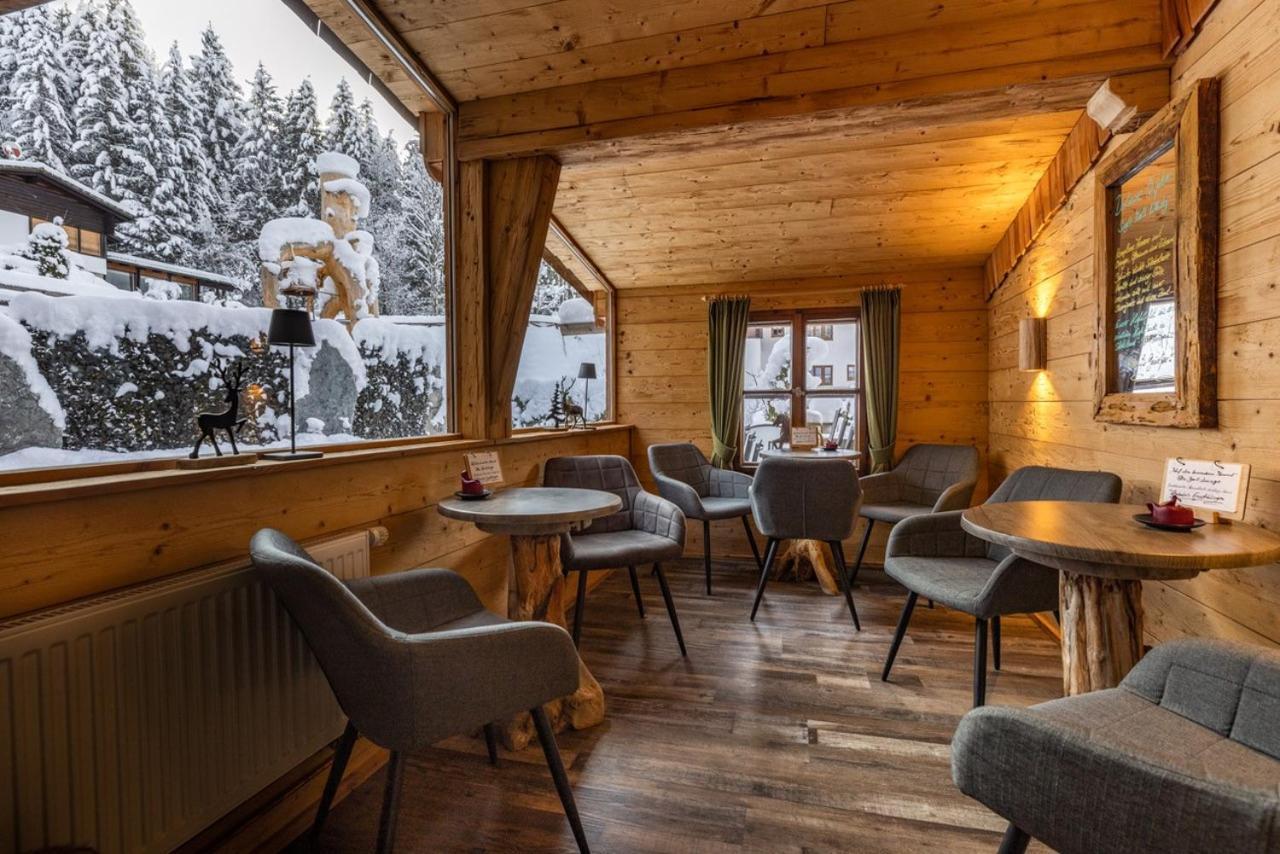 Almhotel Gruensteinblick Кёнигсзе Экстерьер фото